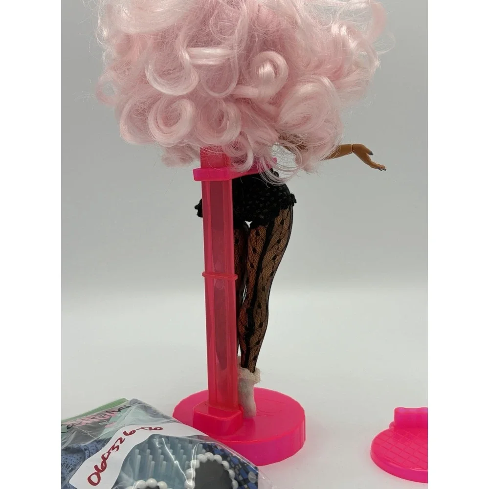 LOL Surprise OMG Uptown Girl Fashion Doll 9 Inch With Stand and Accessories MGA